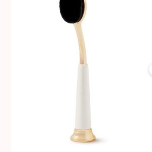 Skin treat brush- Oval Makeup Brush with Black Bristles and White Gold Handle